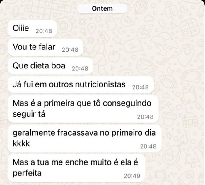 Print de conversa no WhatsApp: paciente diz que já foi a outras nutricionistas, mas essa é a primeira dieta que consegue seguir.